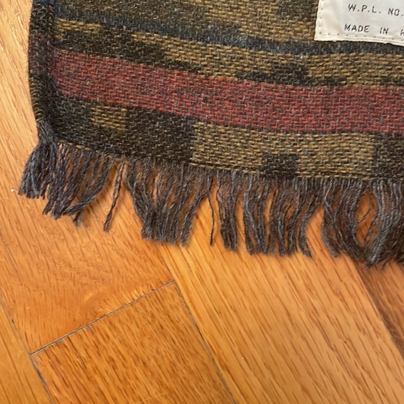 Aztec Design 25% Wool Scarf. Multi Color EUC - Picture 3 of 4